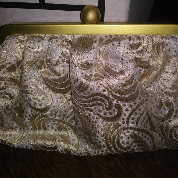 Like new clutch decorated with gold sequins - Picture 2 of 2